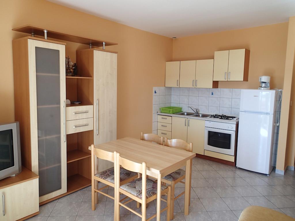 Apartments Felicce Banjol Habitación foto